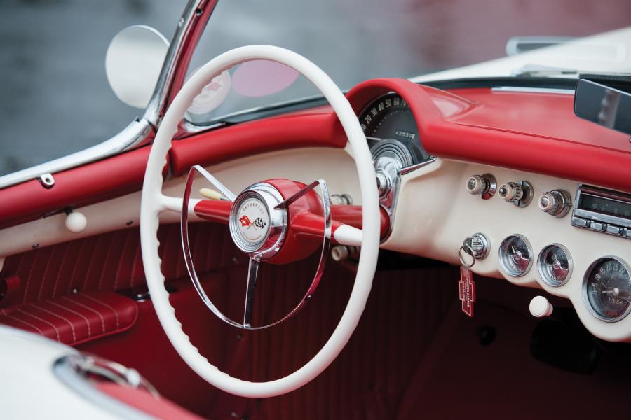 Интерьер Chevrolet Corvette Polo White 1954 года  (фото 7 из 40)